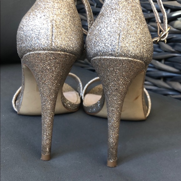 (Sold) Steve Madden Stecy Sandal Gold Glitter - Picture 6 of 8